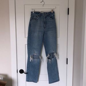 Abercrombie the 90s straight ultra high rise size 27/4 Regular length